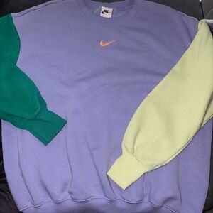 Nike purple/green Sweatshirt